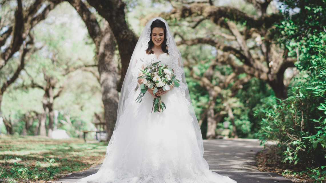 5 Questions a Bride Should Ask When Purchasing a Wedding Dress