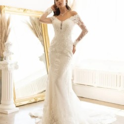 Fitted off-shoulder with sleeves